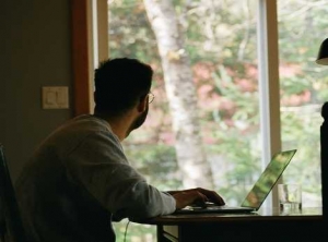 Vic goes into lockdown to stop third wave